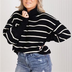 *NWOT* CY Fashion Striped Turtleneck Sweater🖤